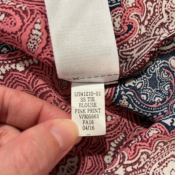 Gap paisley blouse ✨EUC✨ - Picture 6 of 6